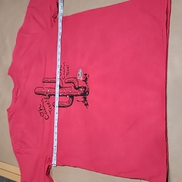 Justin Boots Size L Red "O Cactus Tree" Christmas Graphic T Shirt Exc. Used Cond - Picture 4 of 8
